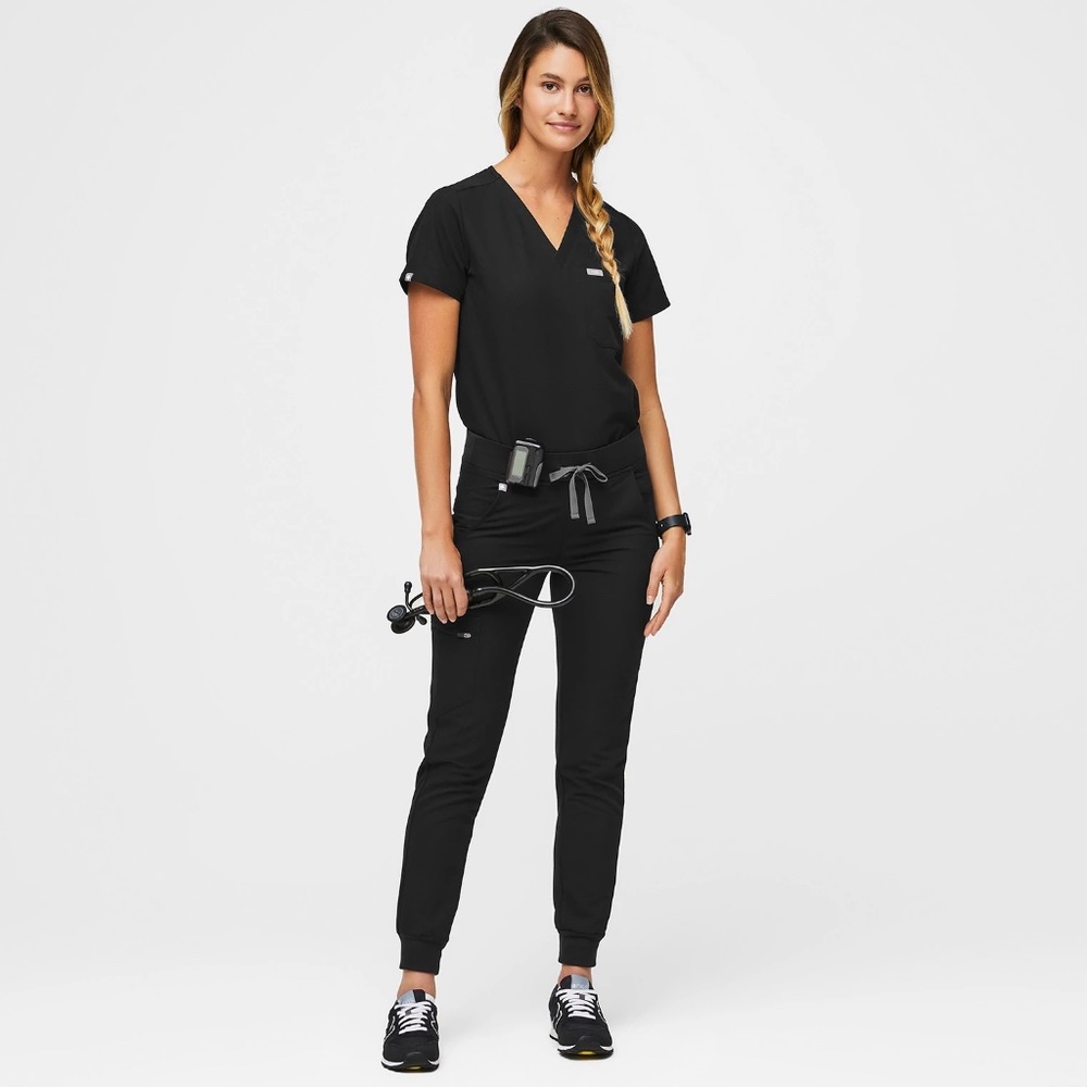 Black figs set with joggers